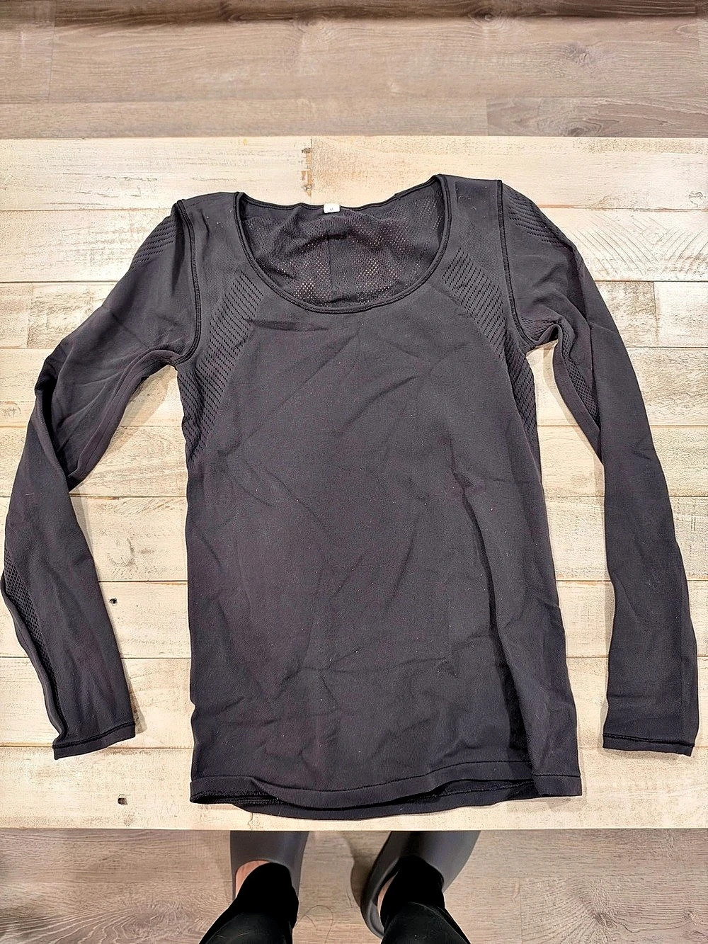 lululemon Full Tilt Long Sleeve Black Mesh Back Top Size M